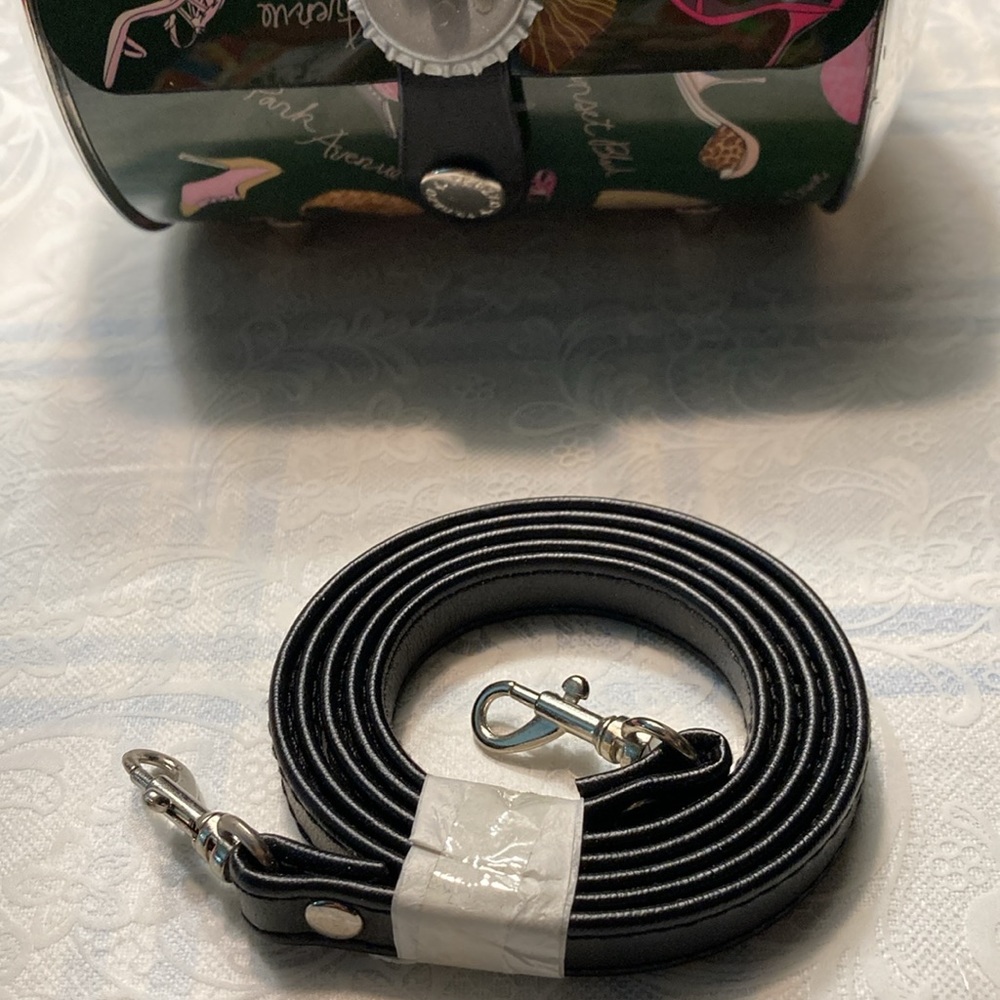 NWT Prezzo Unique & chic purse w/handbags and high heels.  $30 - Picture 9 of 10